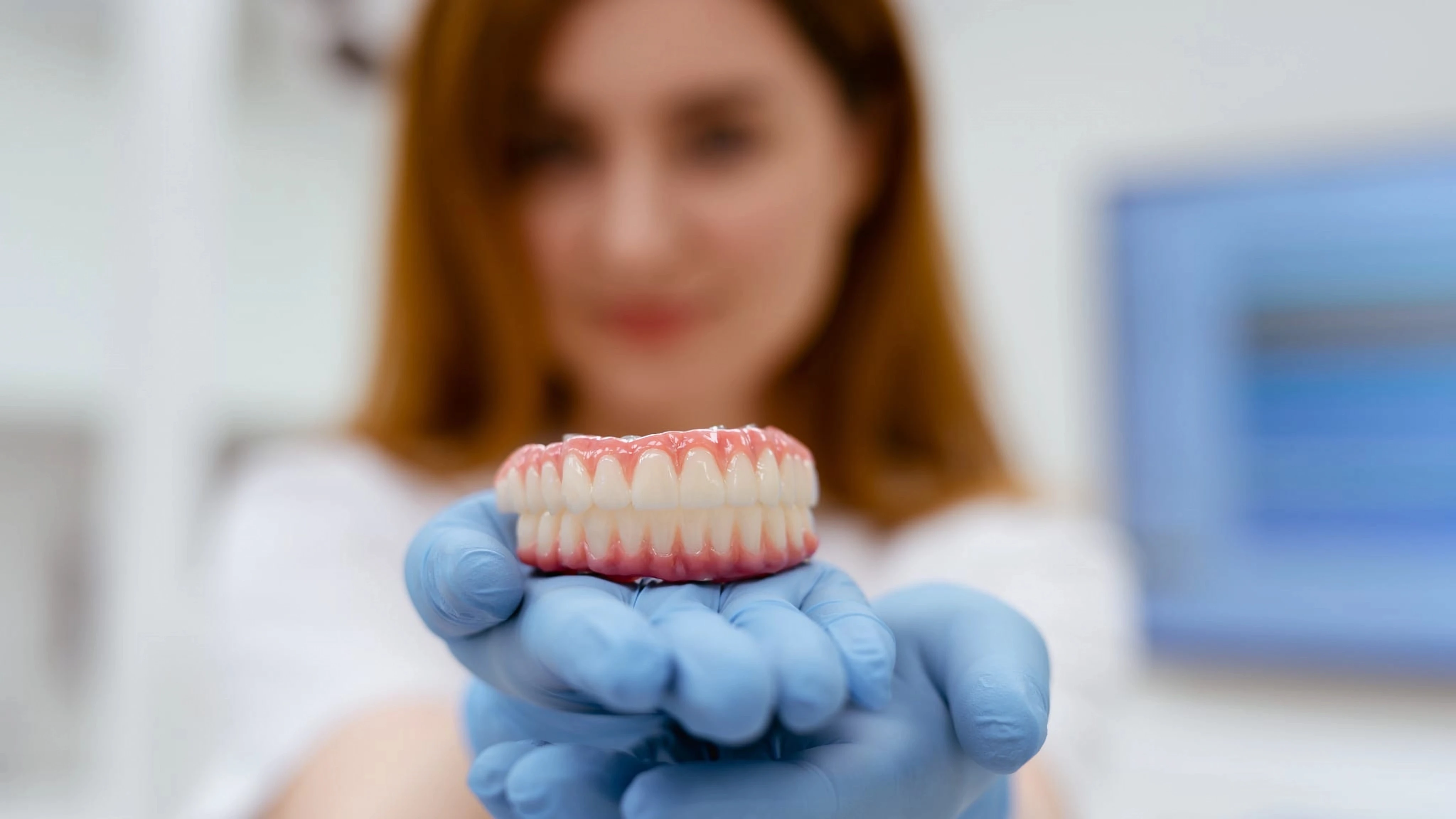 Z czego składa się system implantacji zębów All-on-6