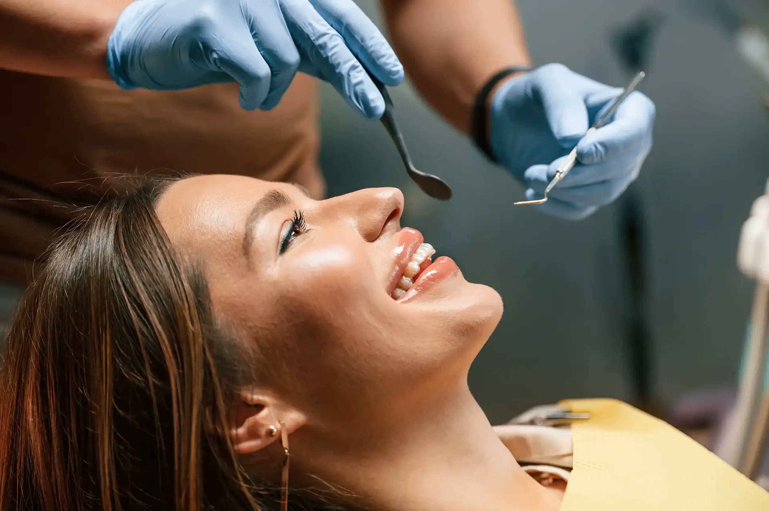 Wizyta w tureckiej klinice podczas instalacji Hollywood Smile